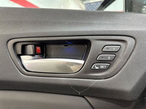 Used 2016 Acura TLX FWD image 31