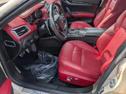 Used 2022 Maserati Ghibli Modena image 10