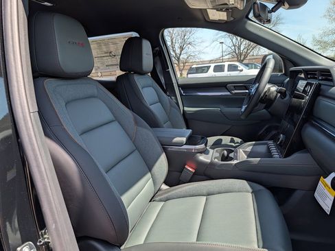 New 2026 GMC Terrain AT4 w/ Convenience Package III AWD/4WD image 24