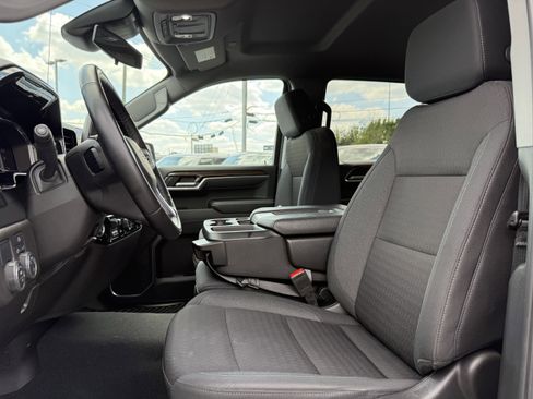 Used 2025 Chevrolet Silverado 1500 LT image 7