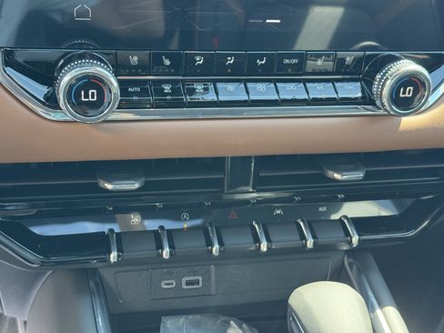 New 2026 GMC Canyon AT4 w/ Technology Plus Package AWD/4WD image 25
