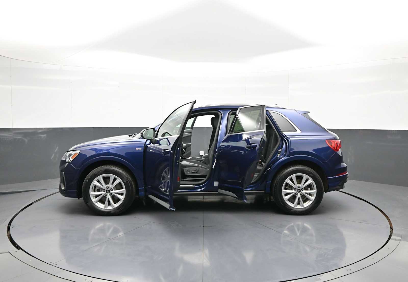 Used 2023 Audi Q3 2.0T Premium Plus AWD/4WD image 42
