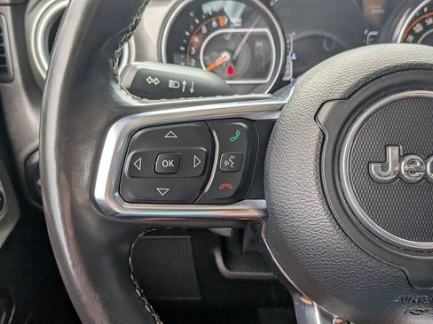 Used 2019 Jeep Wrangler Unlimited Sahara AWD/4WD image 19
