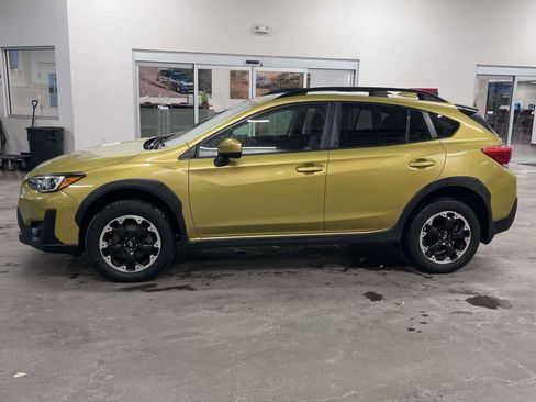 Used 2021 Subaru Crosstrek 2.0i Premium w/ Moonroof Package image 2
