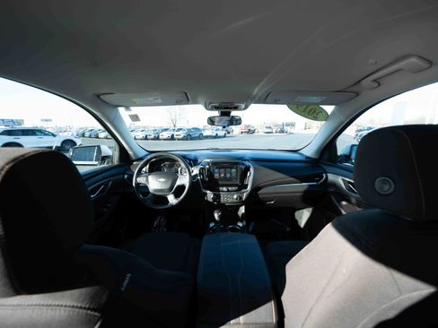 Used 2019 Chevrolet Traverse LT image 19
