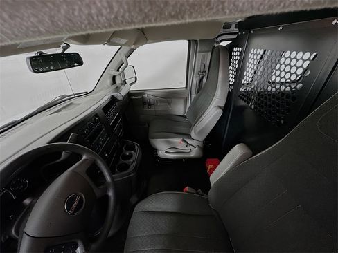 Used 2023 GMC Savana 2500 w/ Driver Convenience Package image 11