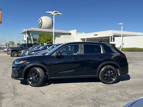 Certified 2023 Honda HR-V Sport image 2