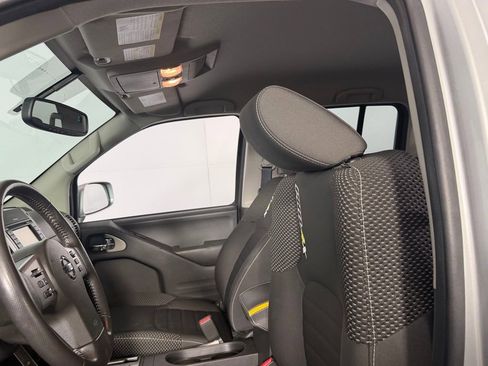 Used 2018 Nissan Frontier PRO-4X AWD/4WD image 25