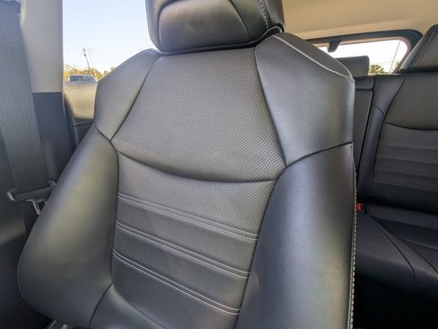 Used 2019 Toyota RAV4 Limited image 13