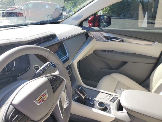 Used 2024 Cadillac XT5 Premium Luxury FWD image 23