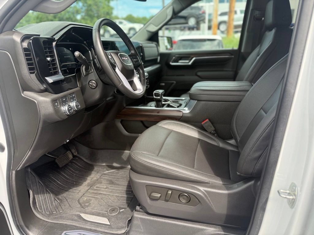 Used 2023 GMC Sierra 1500 SLT w/ SLT Premium Package AWD/4WD image 15