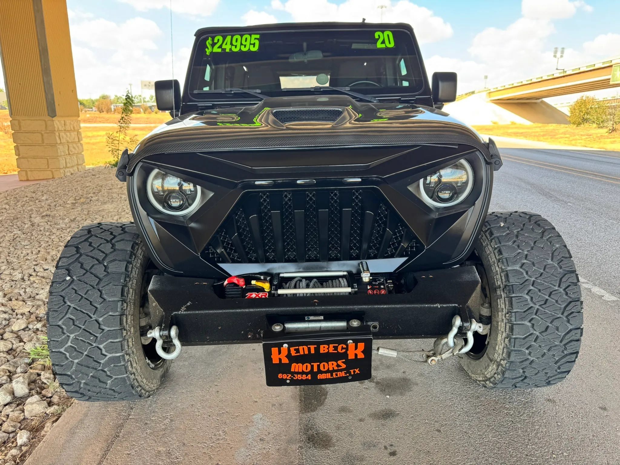 Used 2020 Jeep Wrangler Unlimited Sahara AWD/4WD image 8