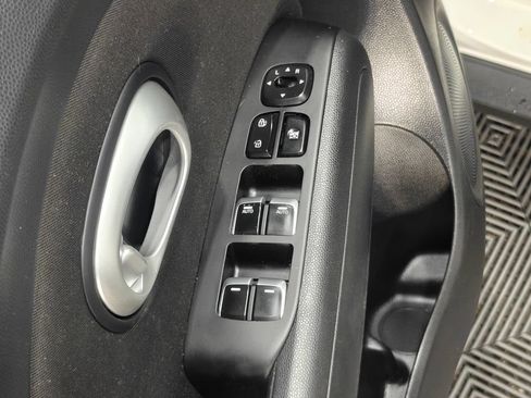 Used 2017 Kia Soul + w/ Designer's Package FWD image 30