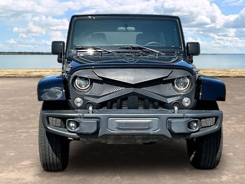 Used 2018 Jeep Wrangler Unlimited Sport AWD/4WD image 2