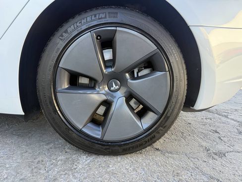 Used 2023 Tesla Model 3 Standard Range image 28