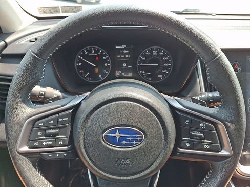 Used 2025 Subaru Outback Premium AWD/4WD image 20
