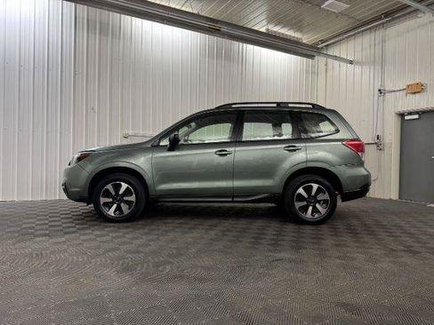 Used 2018 Subaru Forester 2.5i w/ Alloy Wheel Package AWD/4WD image 2