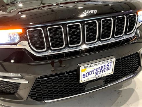 Used 2022 Jeep Grand Cherokee Limited image 31