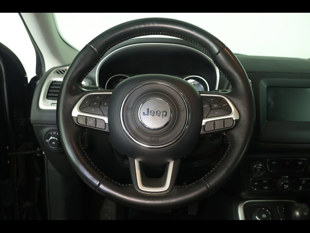 Used 2020 Jeep Compass Latitude AWD/4WD image 14