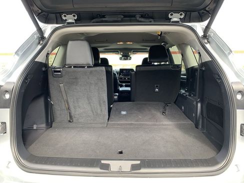 Used 2024 Toyota Highlander XLE image 13