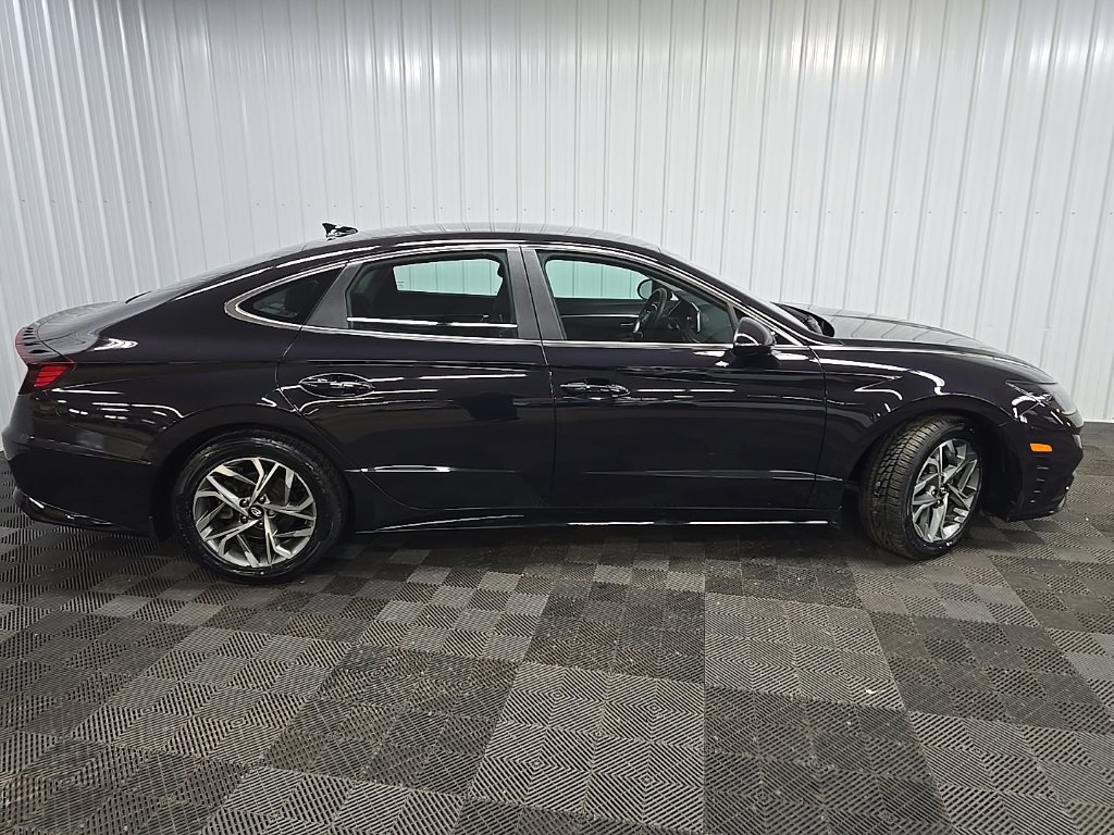 Used 2023 Hyundai Sonata SEL FWD image 2