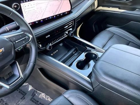 Used 2025 Chevrolet Tahoe LT AWD/4WD image 17