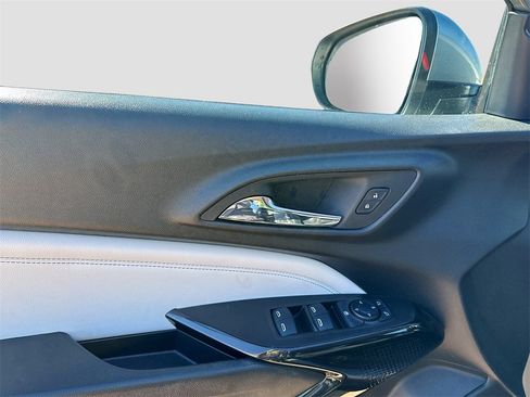 Used 2024 Chevrolet Trax LT w/ Driver Confidence Package image 9