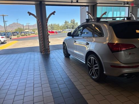 Used 2017 Audi SQ5 Premium Plus w/ Technology Package AWD/4WD image 5