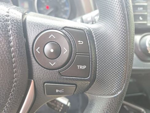 Used 2018 Toyota RAV4 LE image 20