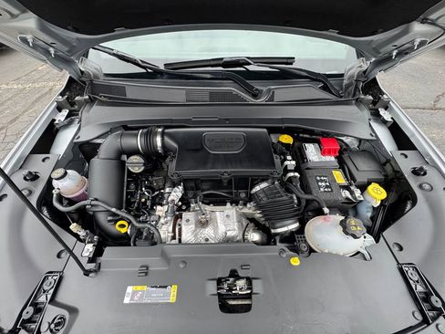 Used 2025 Jeep Compass Trailhawk AWD/4WD image 12