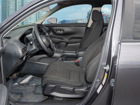 Certified 2023 Honda HR-V LX image 17