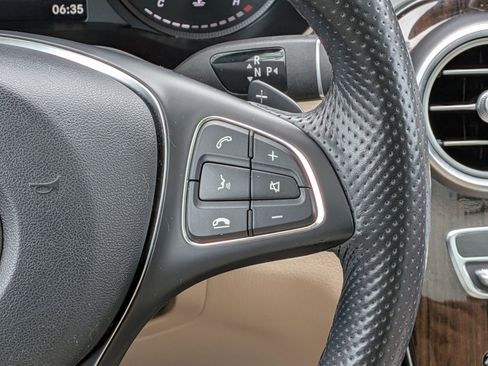 Used 2019 Mercedes-Benz GLC 300 4MATIC w/ Premium Package image 15