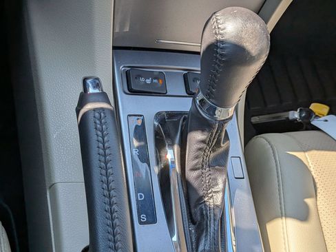 Used 2013 Acura ILX w/ Premium Package FWD image 25