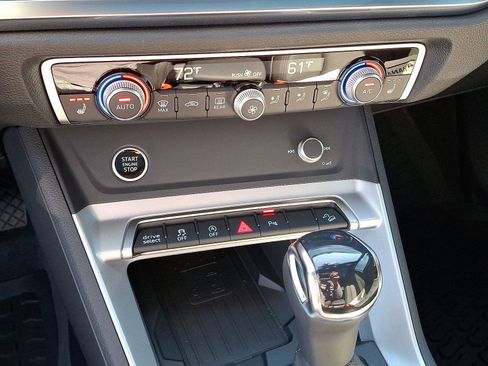 New 2025 Audi Q3 2.0T Premium image 11