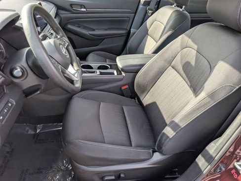 Used 2024 Nissan Altima 2.5 SV image 5