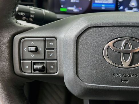 Used 2026 Toyota RAV4 SE w/ Convenience Package FWD image 18