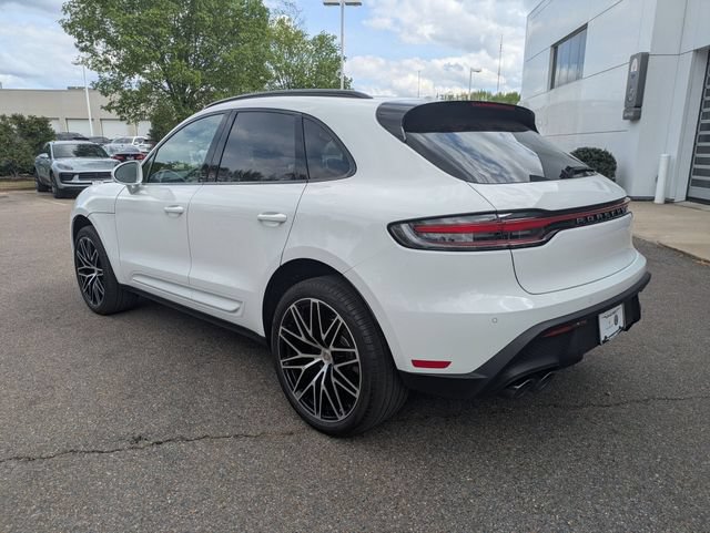 Used 2025 Porsche Macan AWD/4WD image 4