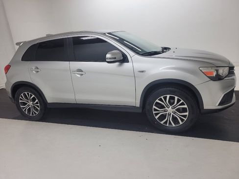 Used 2018 Mitsubishi Outlander Sport ES AWD/4WD image 11