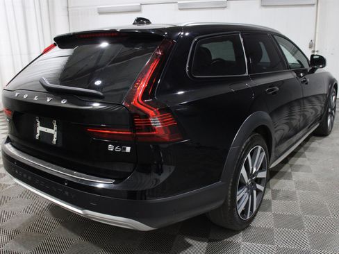 Used 2023 Volvo V90 B6 Cross Country Ultimate AWD/4WD image 31