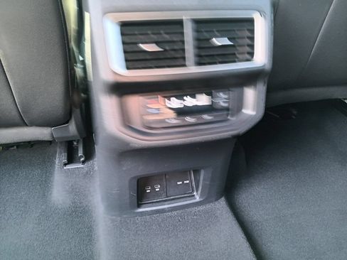Used 2025 Volkswagen Atlas SE AWD/4WD image 30
