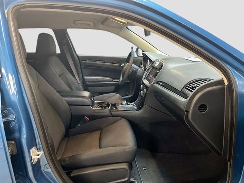 Used 2023 Chrysler 300 Touring RWD image 26