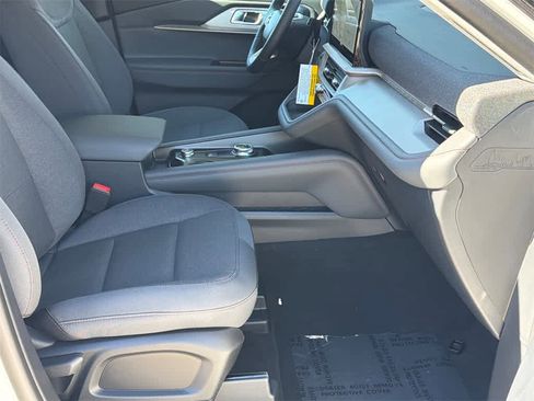 New 2026 Ford Explorer Active image 12