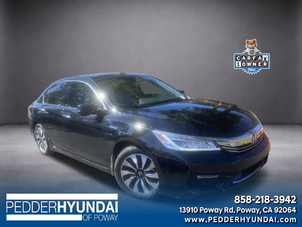Used 2017 Honda Accord Touring image 1