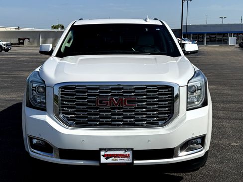 Used 2018 GMC Yukon Denali w/ Denali Ultimate Package AWD/4WD image 9