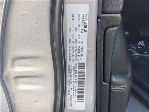 Used 2019 Jeep Grand Cherokee Limited image 27