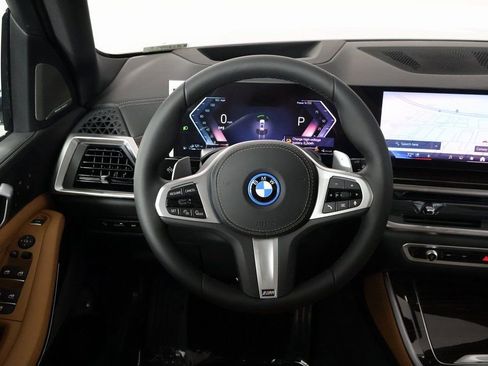 New 2026 BMW X5 xDrive50e w/ M Sport Package image 3