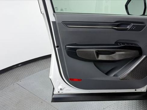 Used 2024 Kia EV9 Light Long Range RWD image 13