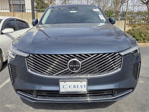 Certified 2025 Volvo XC90 B6 Plus image 4