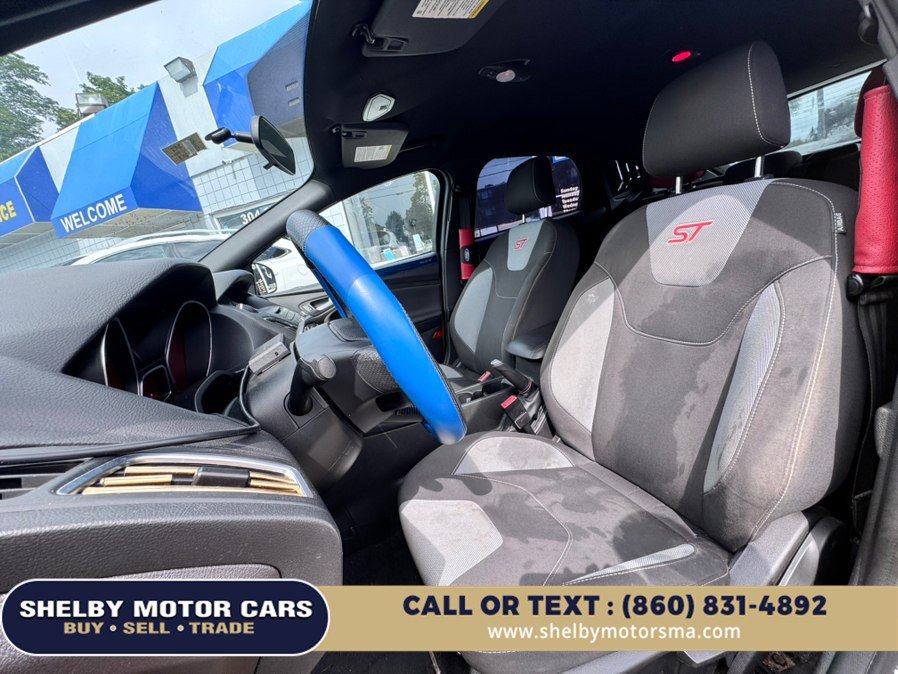 Used 2017 Ford Focus ST FWD image 10