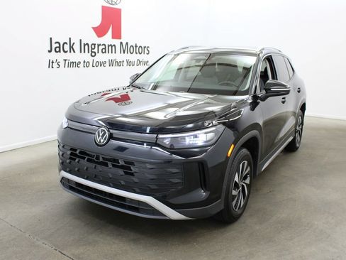 Certified 2026 Volkswagen Tiguan S AWD/4WD image 2